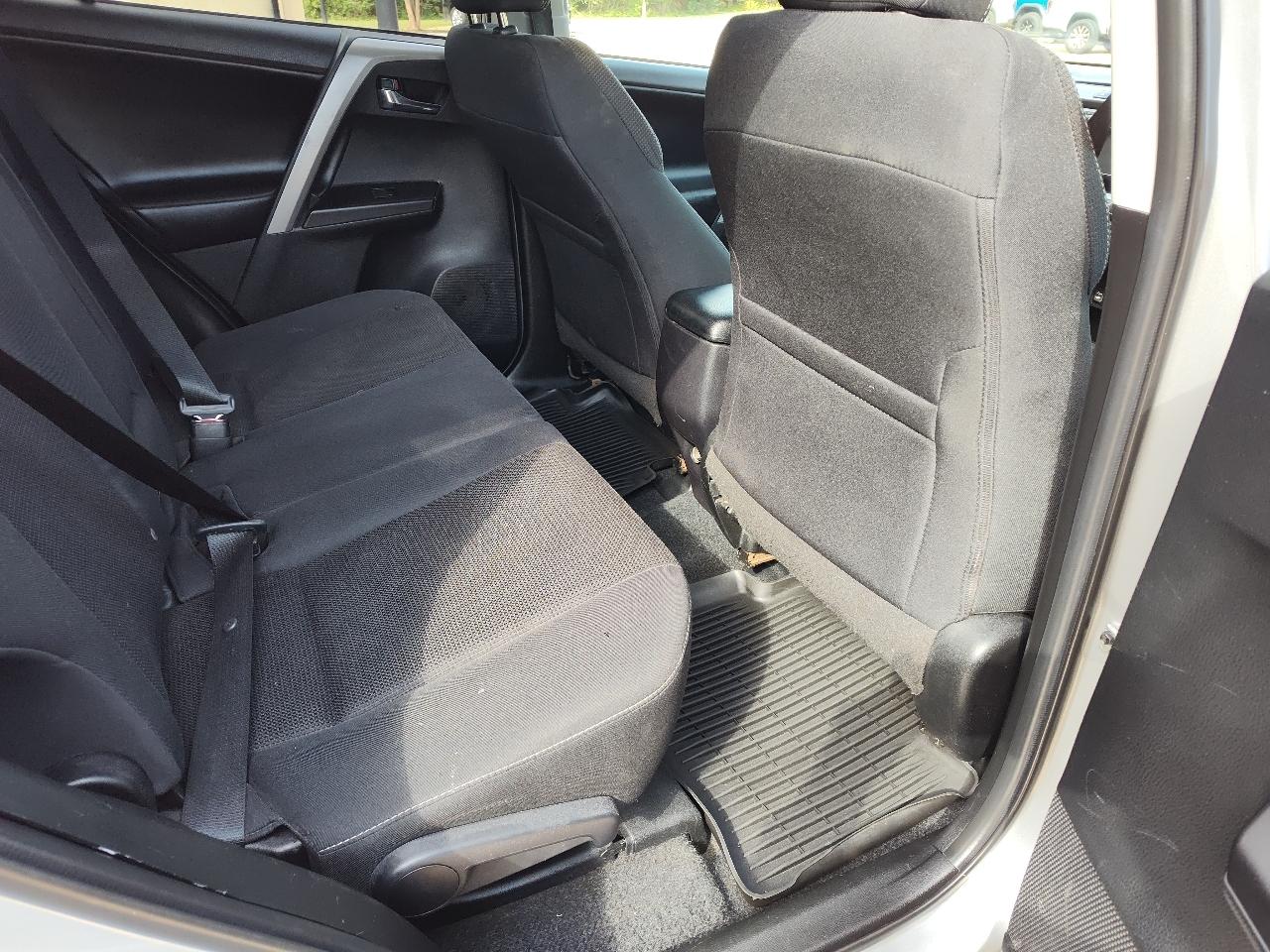 Toyota RAV4 XLE AWD (Natl) 2018