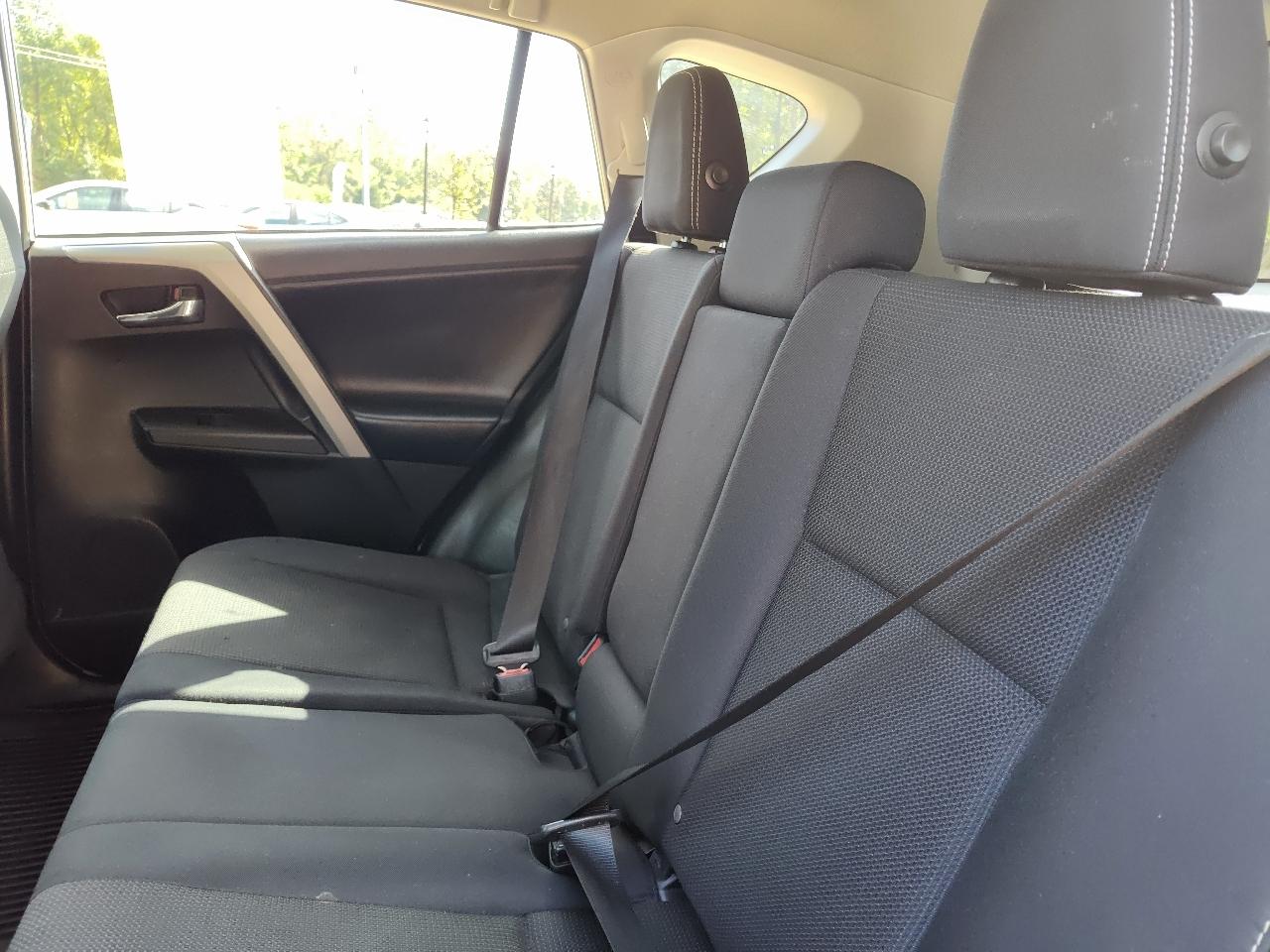 Toyota RAV4 XLE AWD (Natl) 2018