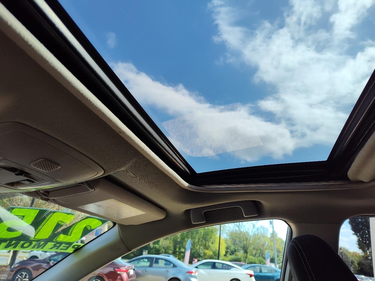 Toyota RAV4 XLE AWD (Natl) 2018