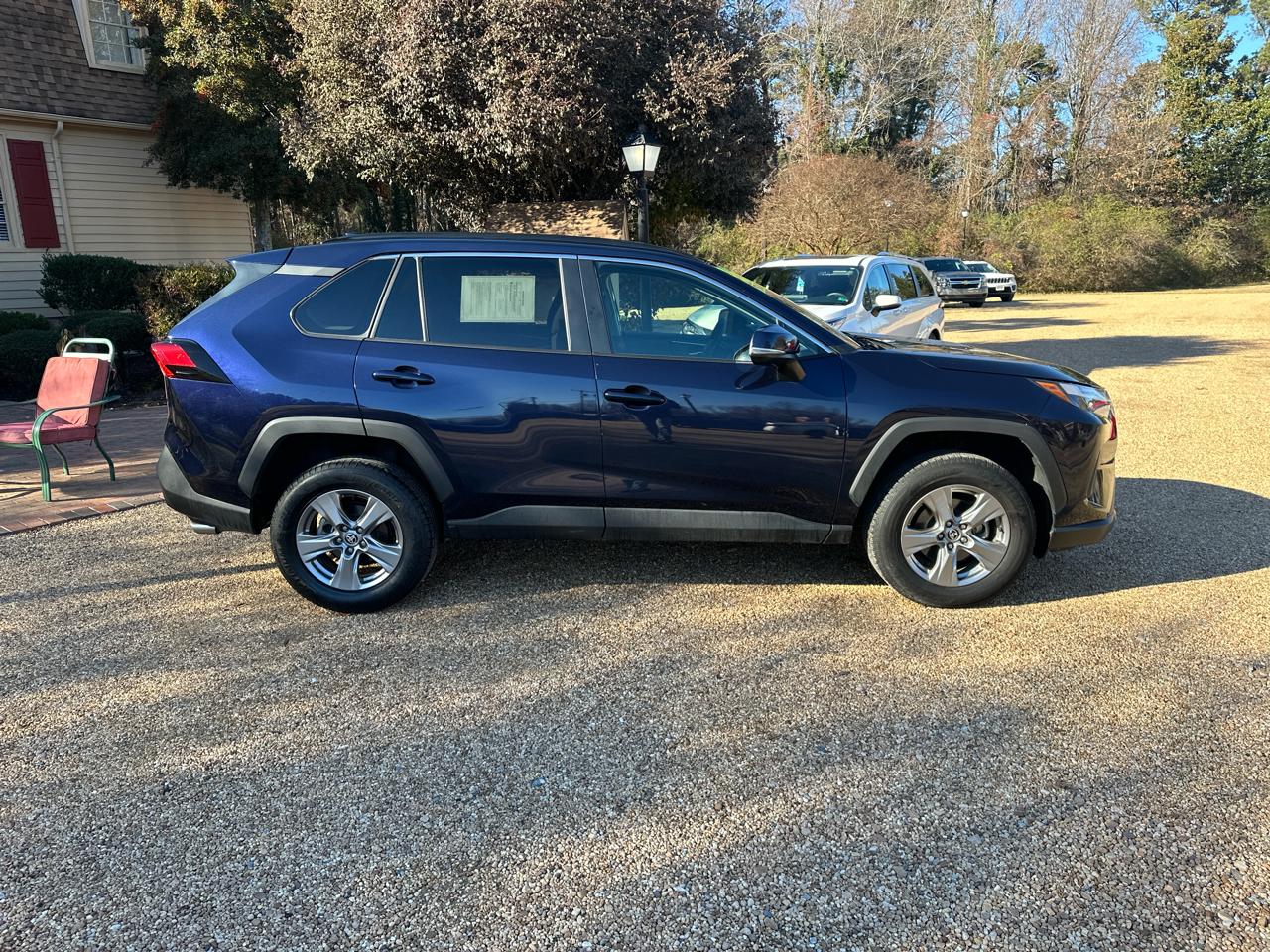 Toyota RAV4 XLE FWD (Natl) 2024