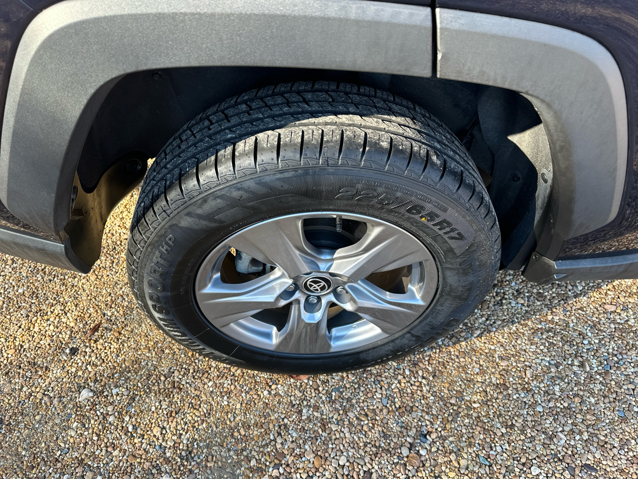 Toyota RAV4 XLE FWD (Natl) 2024