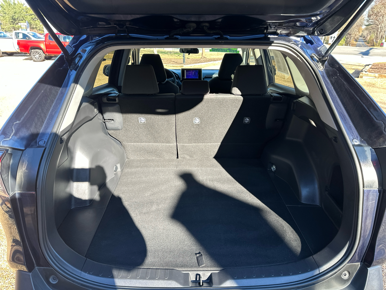 Toyota RAV4 XLE FWD (Natl) 2024