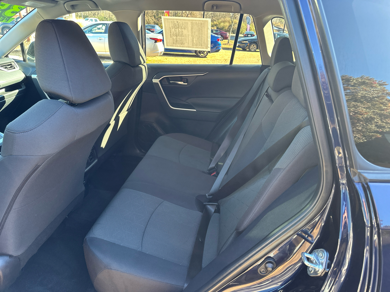 Toyota RAV4 XLE FWD (Natl) 2024