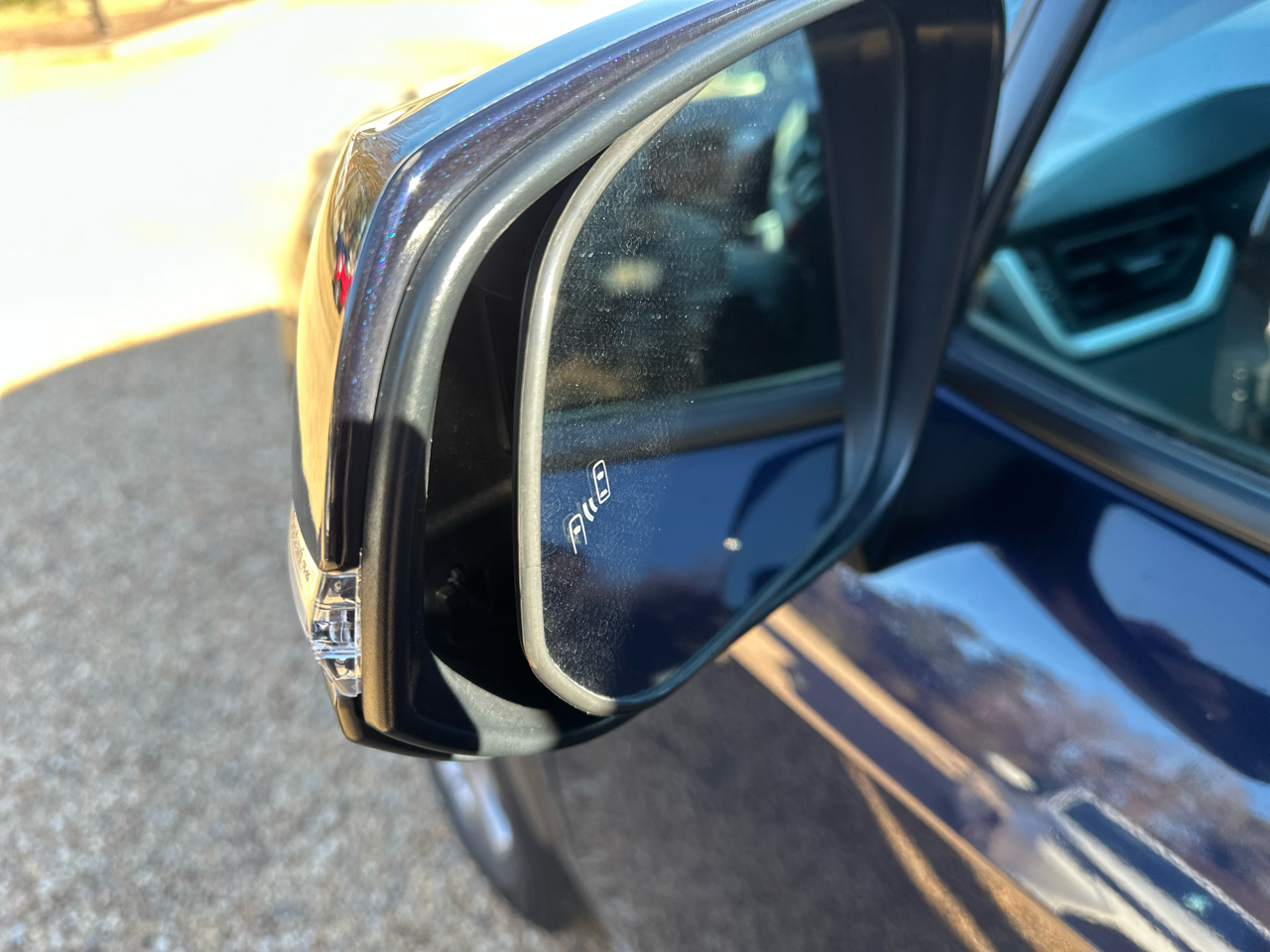 Toyota RAV4 XLE FWD (Natl) 2024