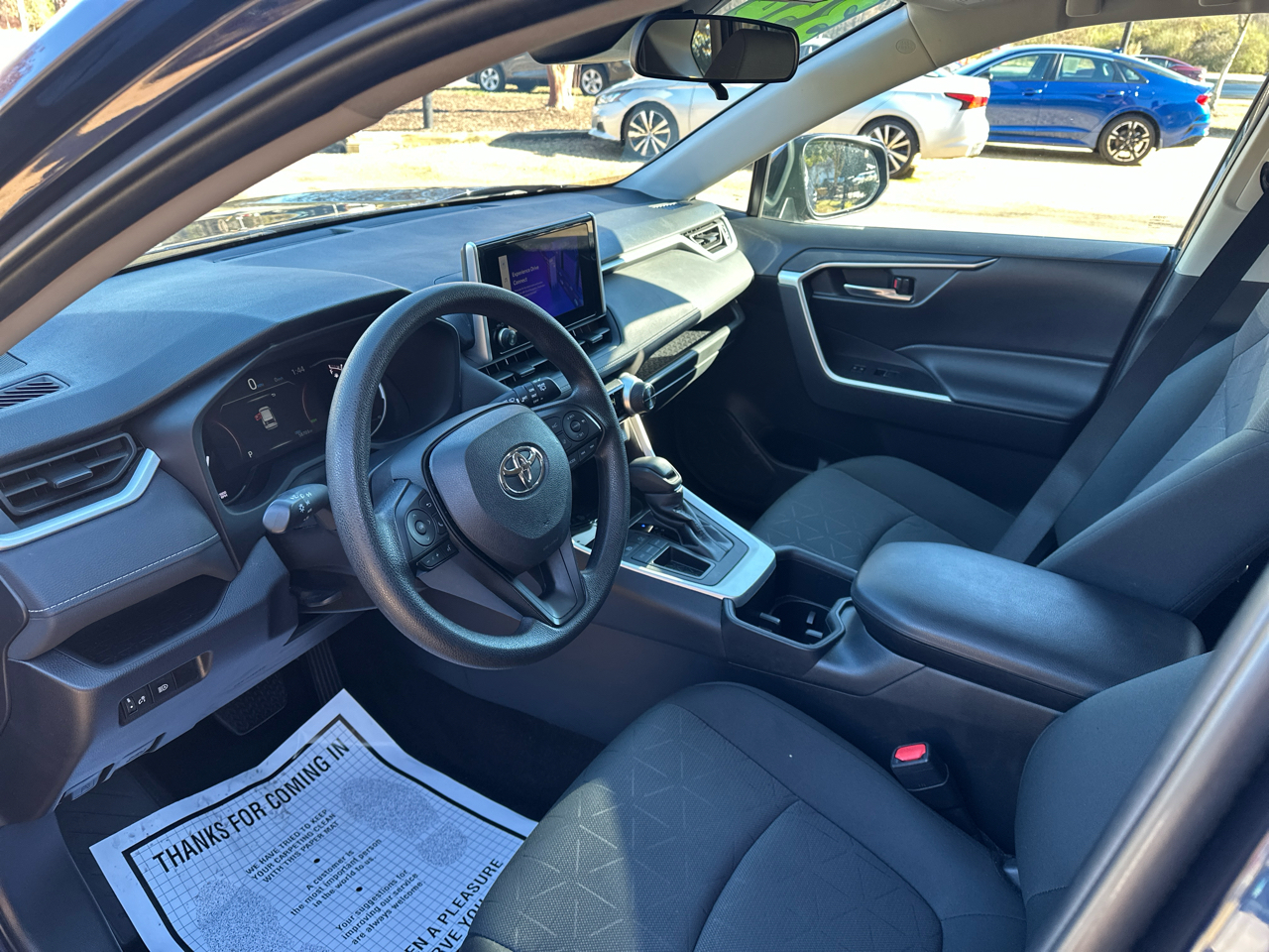 Toyota RAV4 XLE FWD (Natl) 2024