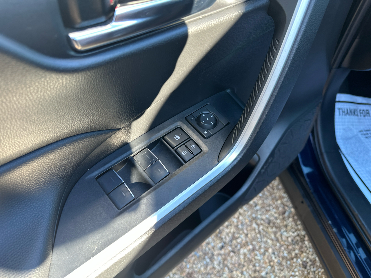 Toyota RAV4 XLE FWD (Natl) 2024