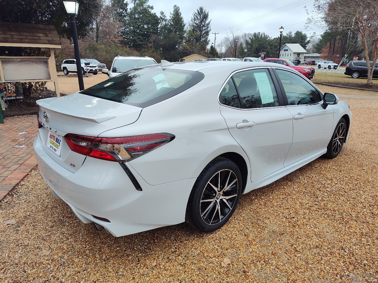 Toyota Camry SE Auto (Natl) 2022
