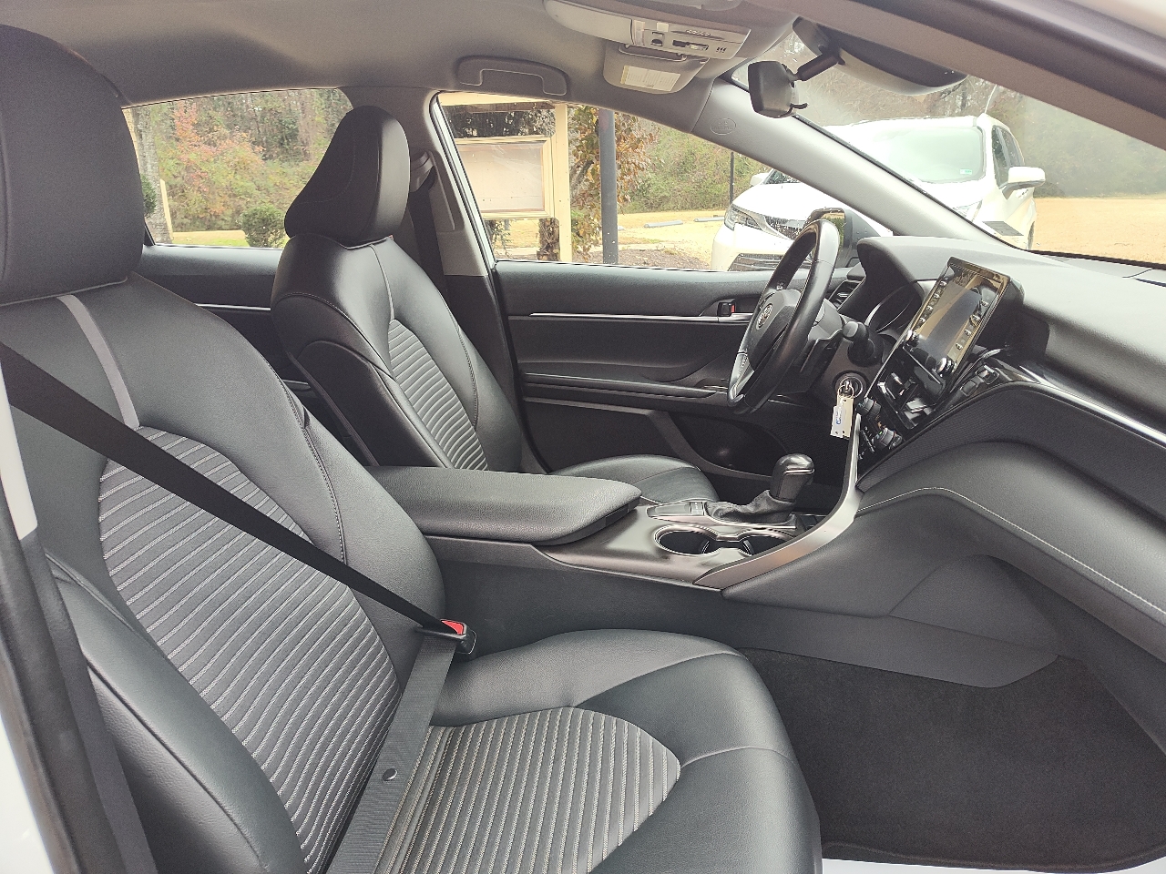 Toyota Camry SE Auto (Natl) 2022