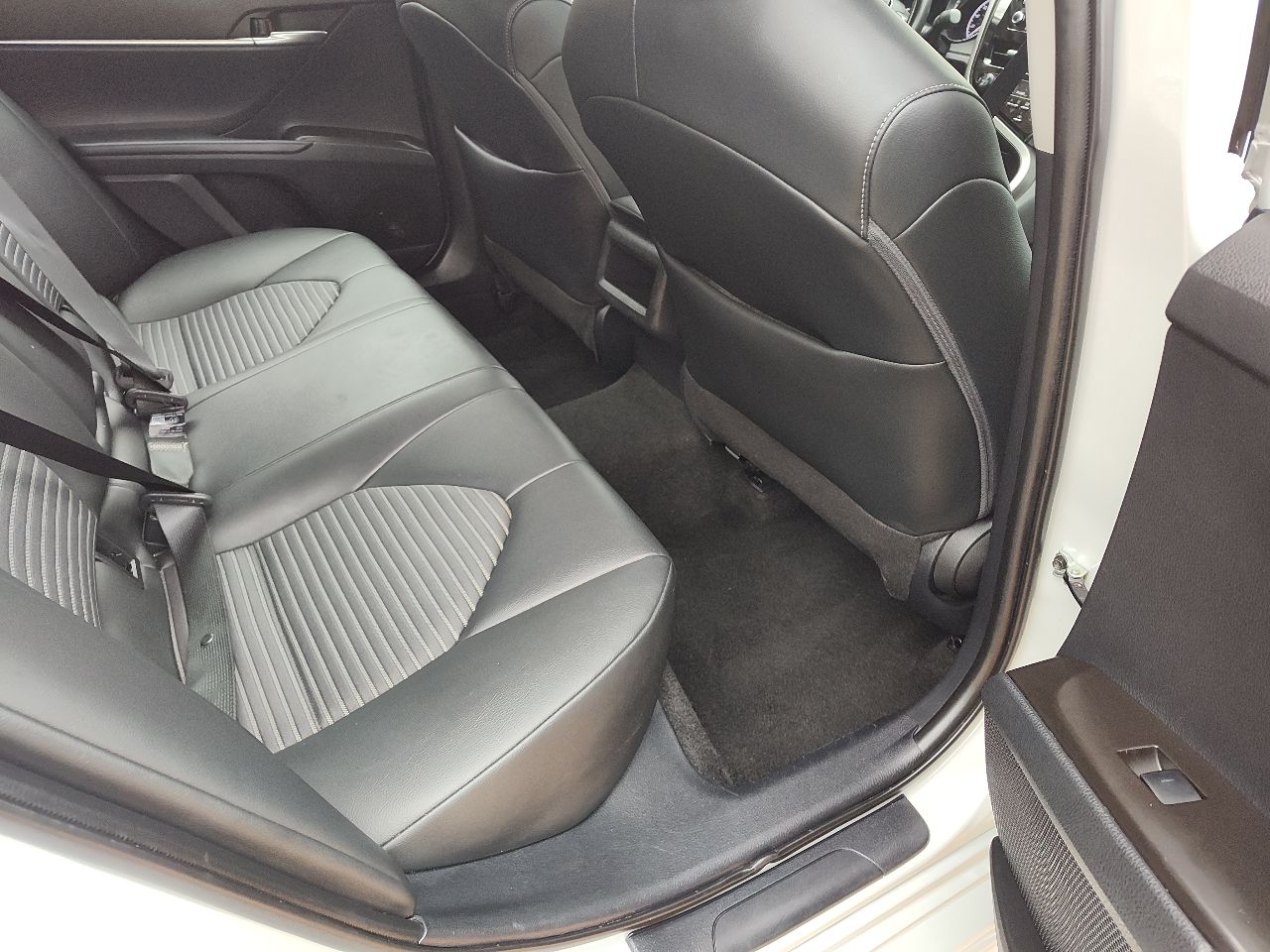 Toyota Camry SE Auto (Natl) 2022