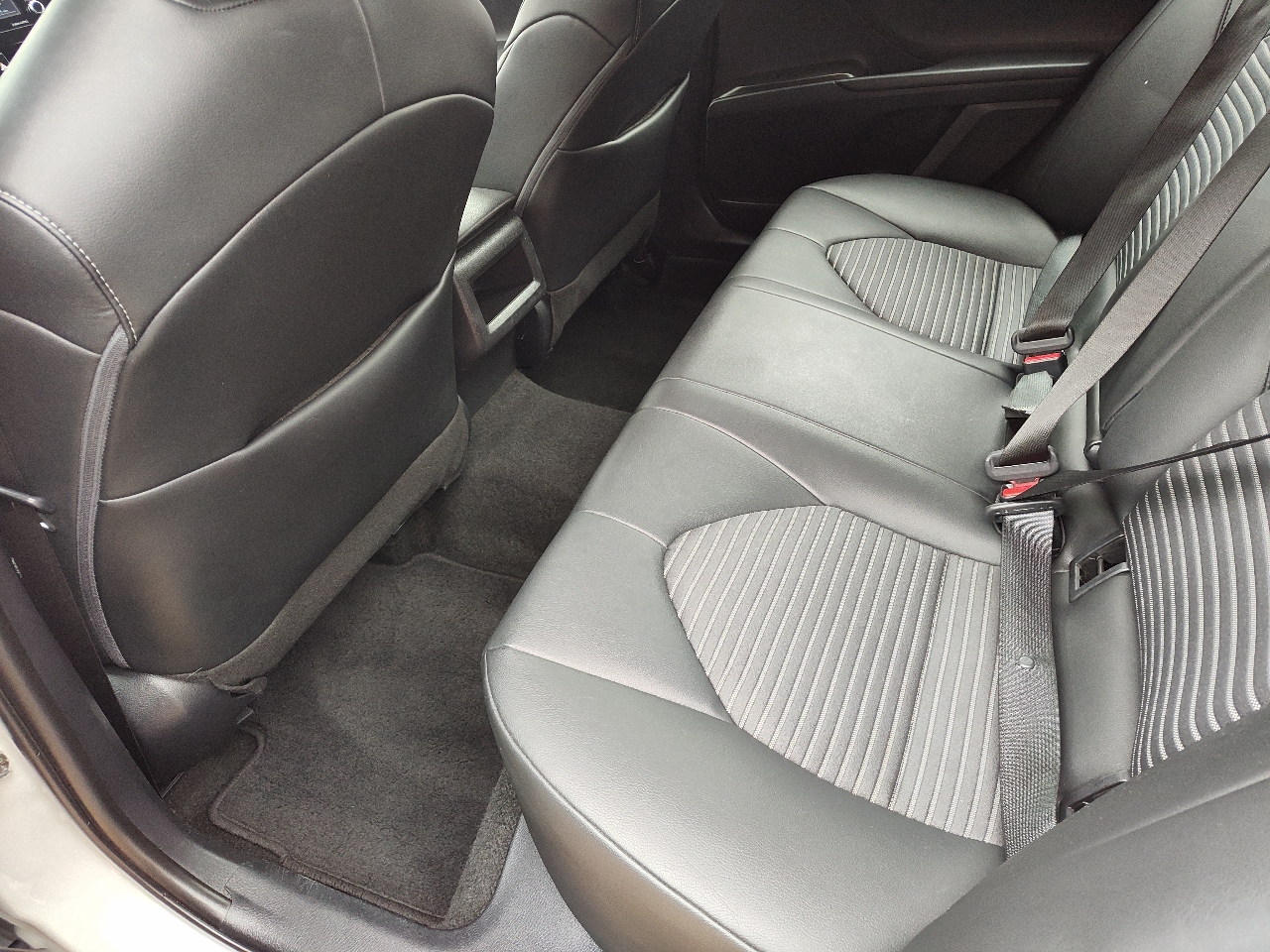 Toyota Camry SE Auto (Natl) 2022