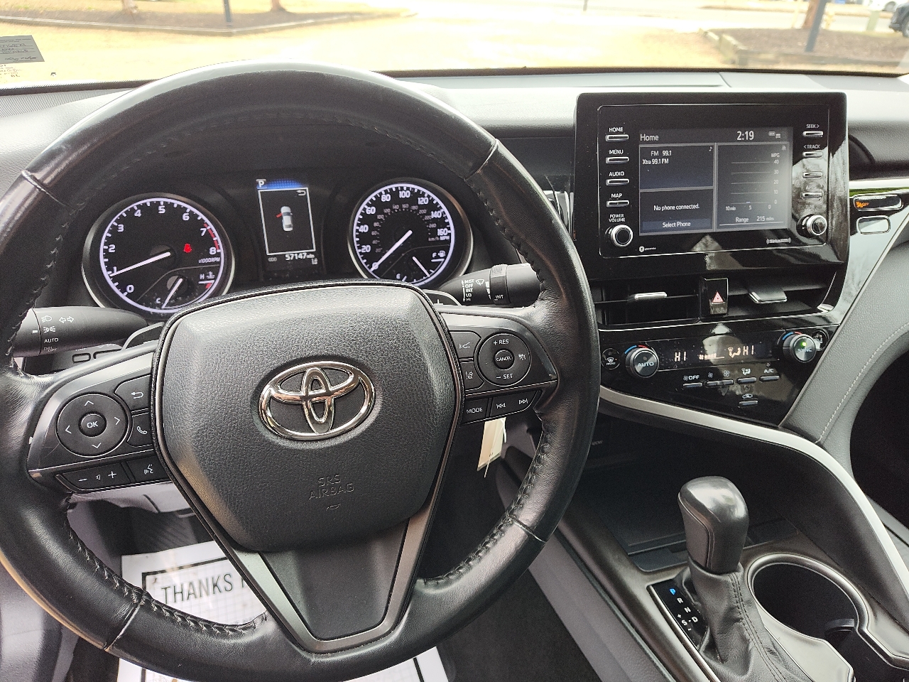 Toyota Camry SE Auto (Natl) 2022