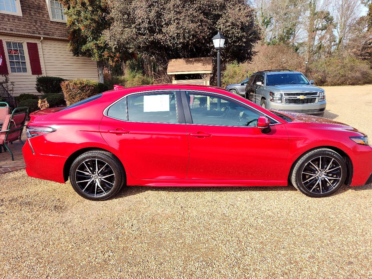 Toyota Camry SE Auto (Natl) 2024