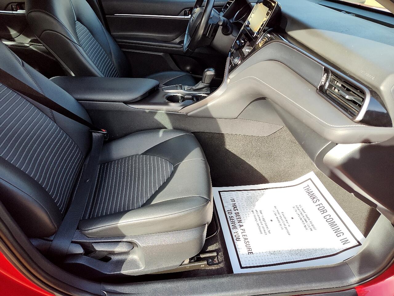 Toyota Camry SE Auto (Natl) 2024