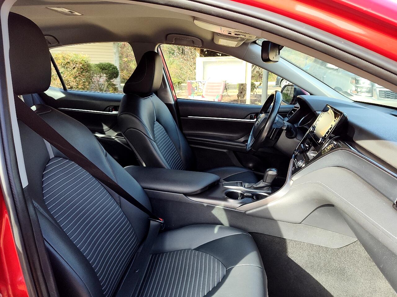 Toyota Camry SE Auto (Natl) 2024