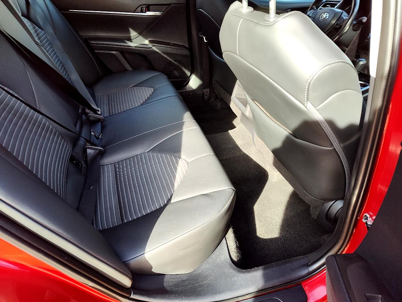 Toyota Camry SE Auto (Natl) 2024