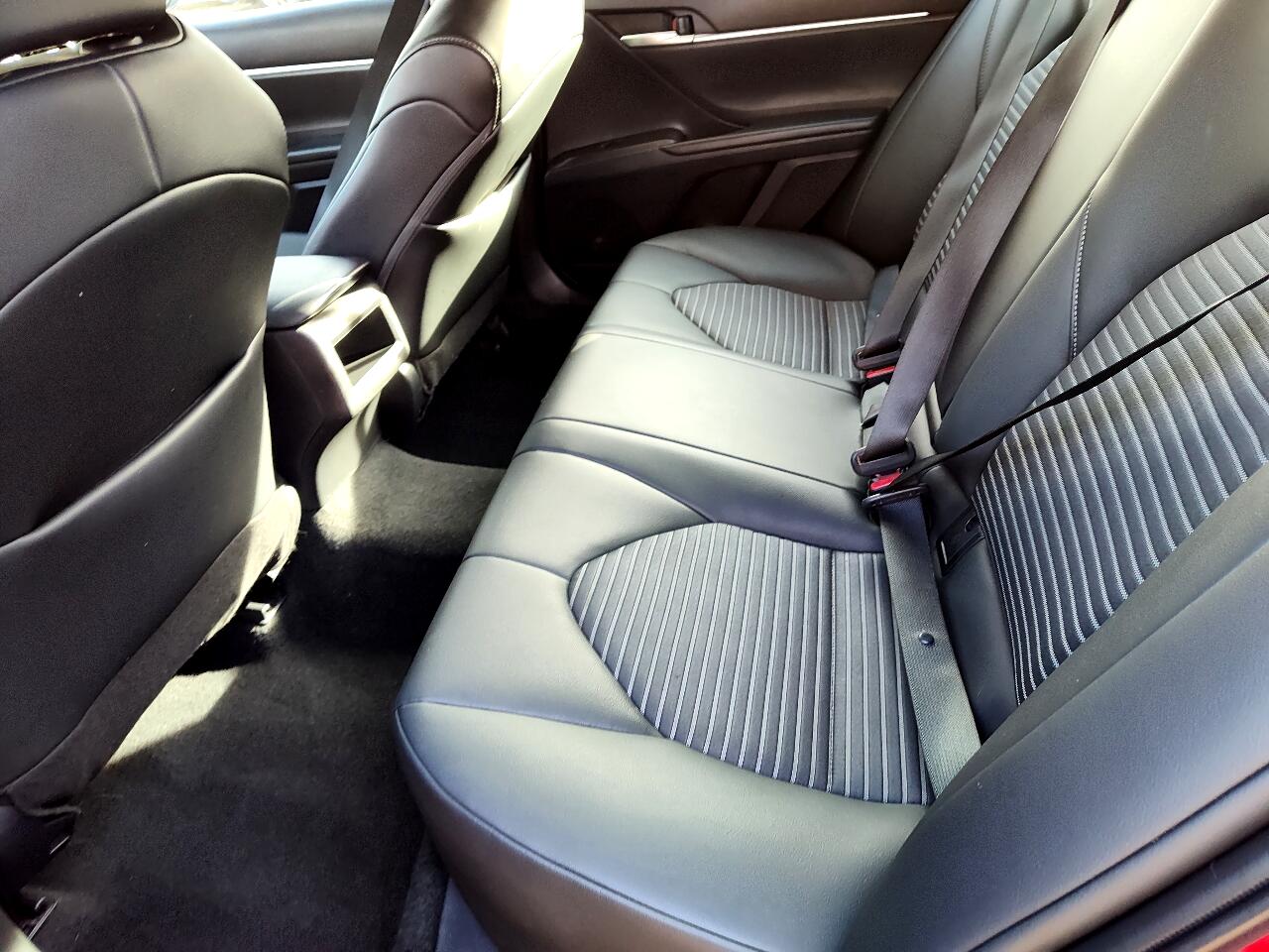 Toyota Camry SE Auto (Natl) 2024