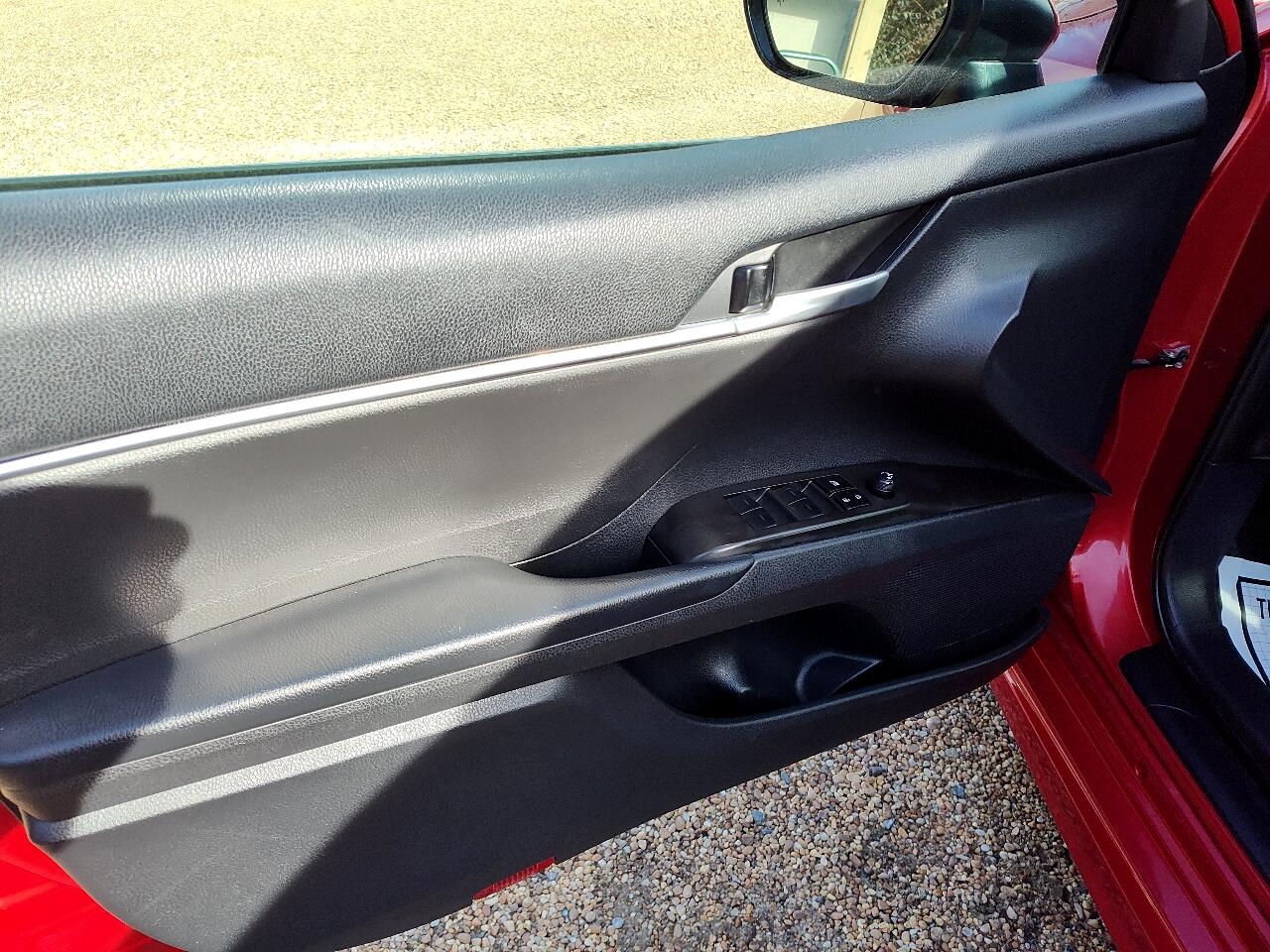 Toyota Camry SE Auto (Natl) 2024