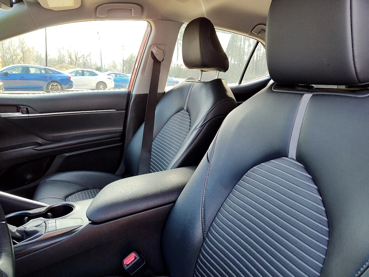 Toyota Camry SE Auto (Natl) 2024