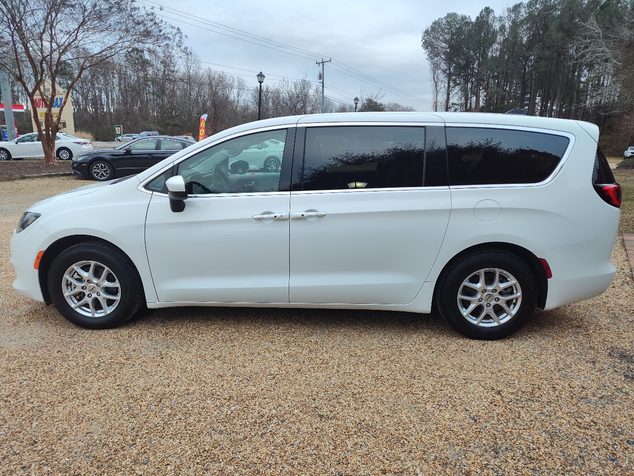 Chrysler Voyager LX FWD 2023