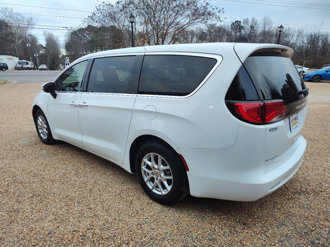 Chrysler Voyager LX FWD 2023