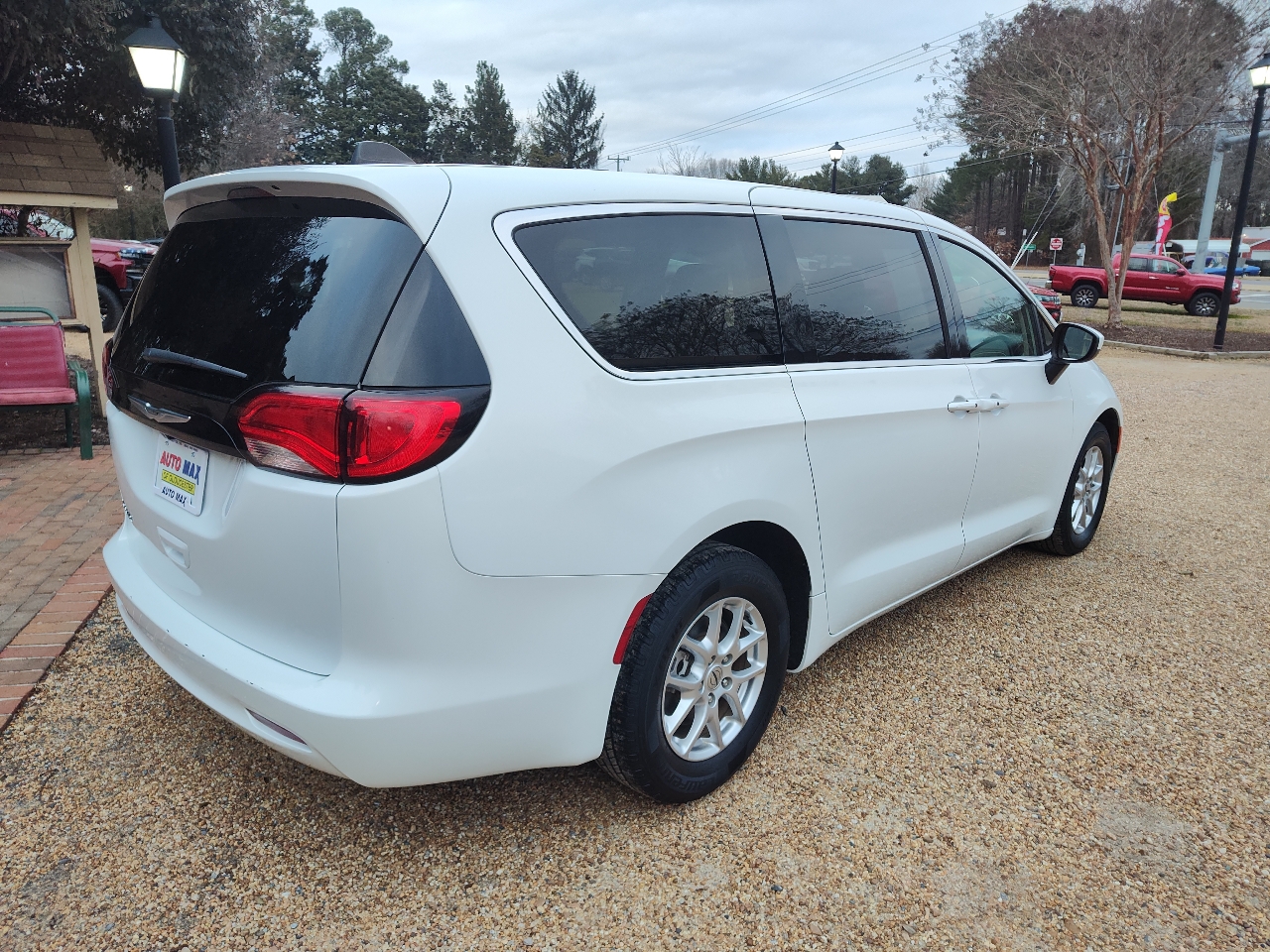 Chrysler Voyager LX FWD 2023