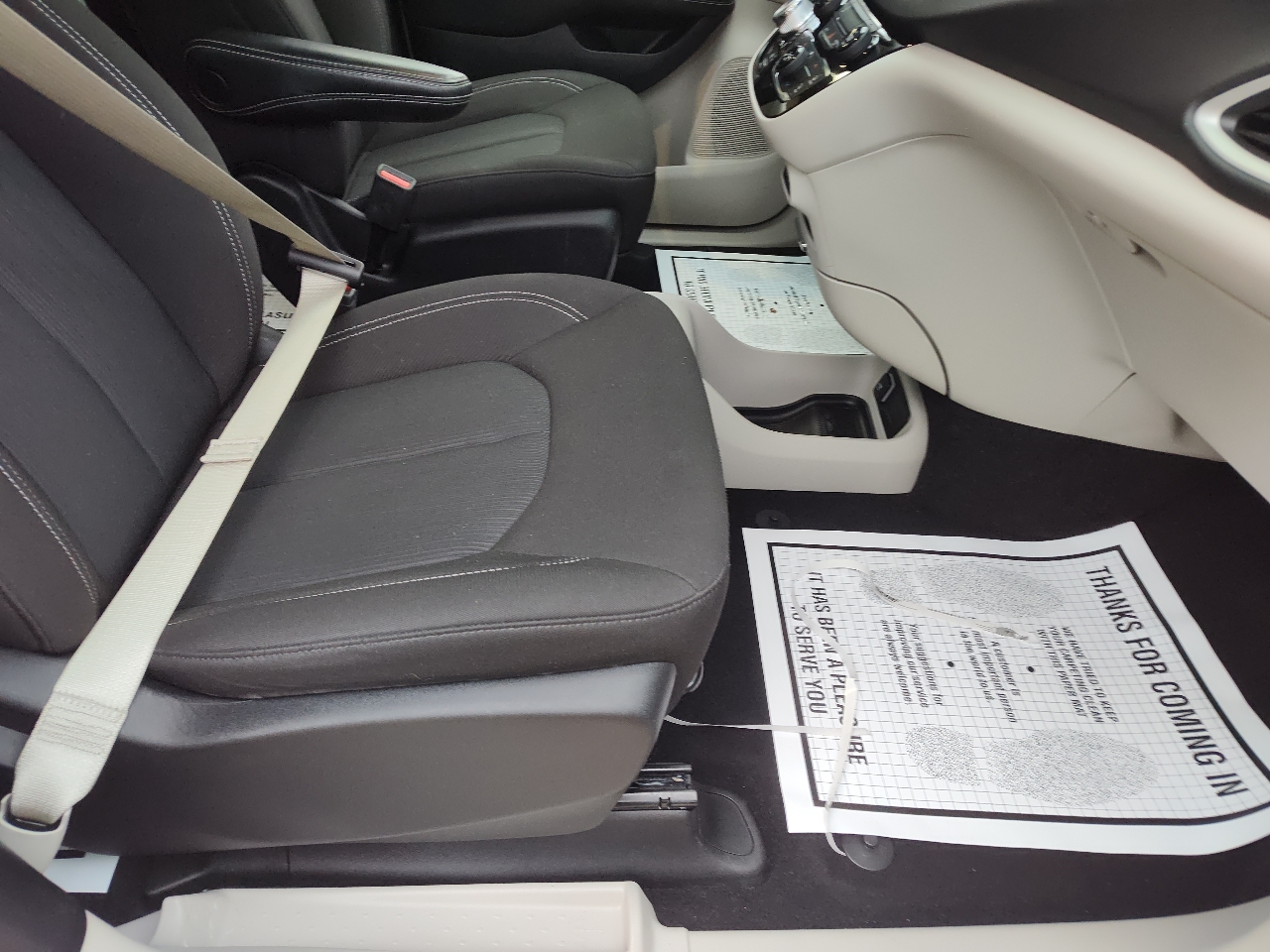 Chrysler Voyager LX FWD 2023