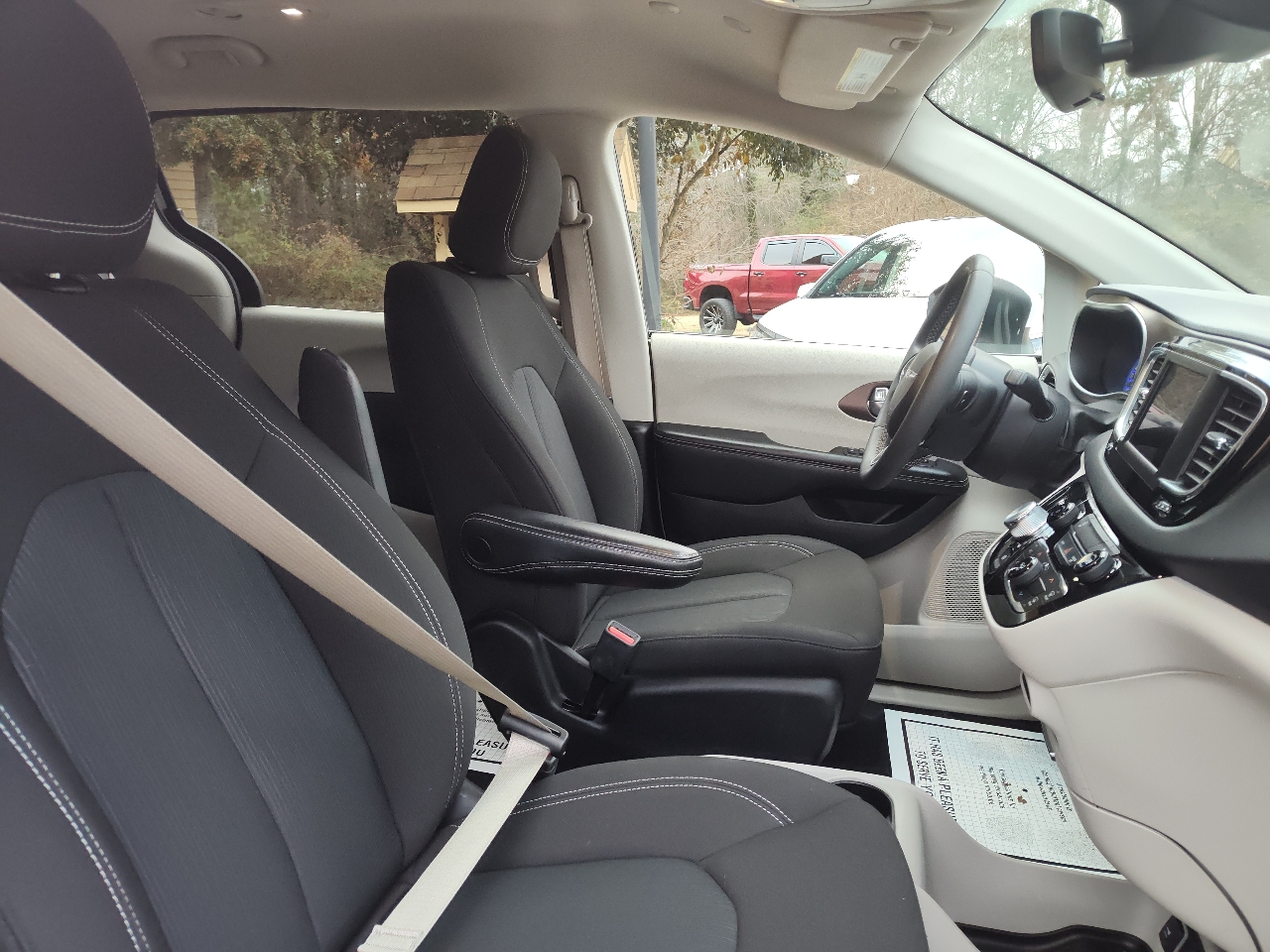 Chrysler Voyager LX FWD 2023