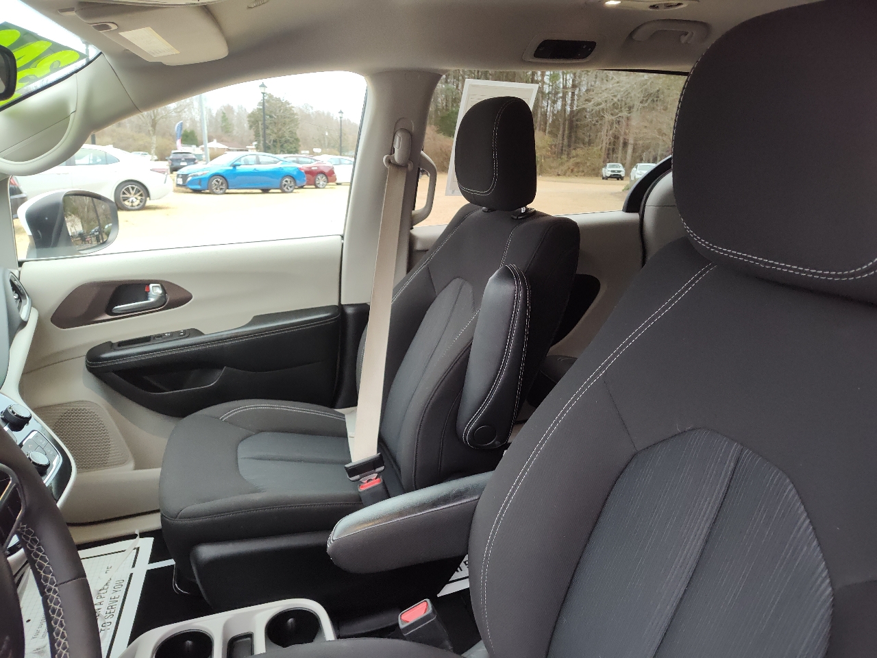 Chrysler Voyager LX FWD 2023