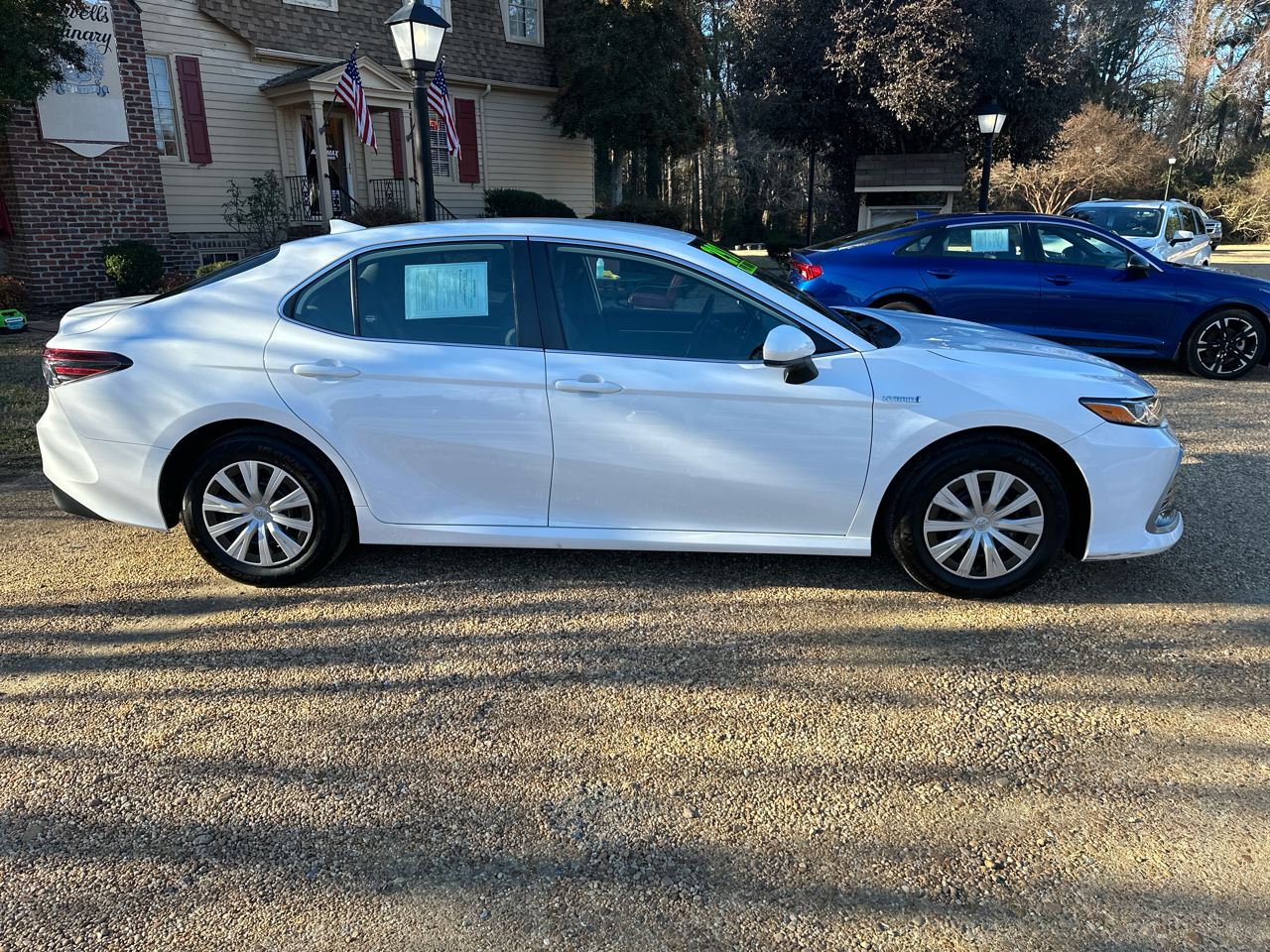 Toyota Camry Hybrid LE CVT (Natl) 2021