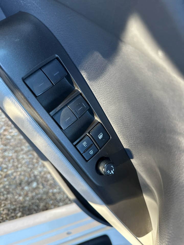 Toyota Camry Hybrid LE CVT (Natl) 2021