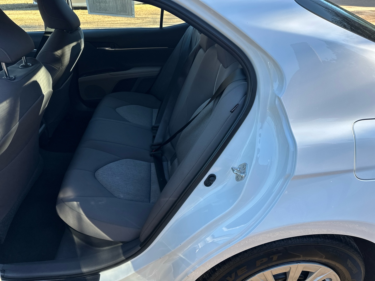 Toyota Camry Hybrid LE CVT (Natl) 2021