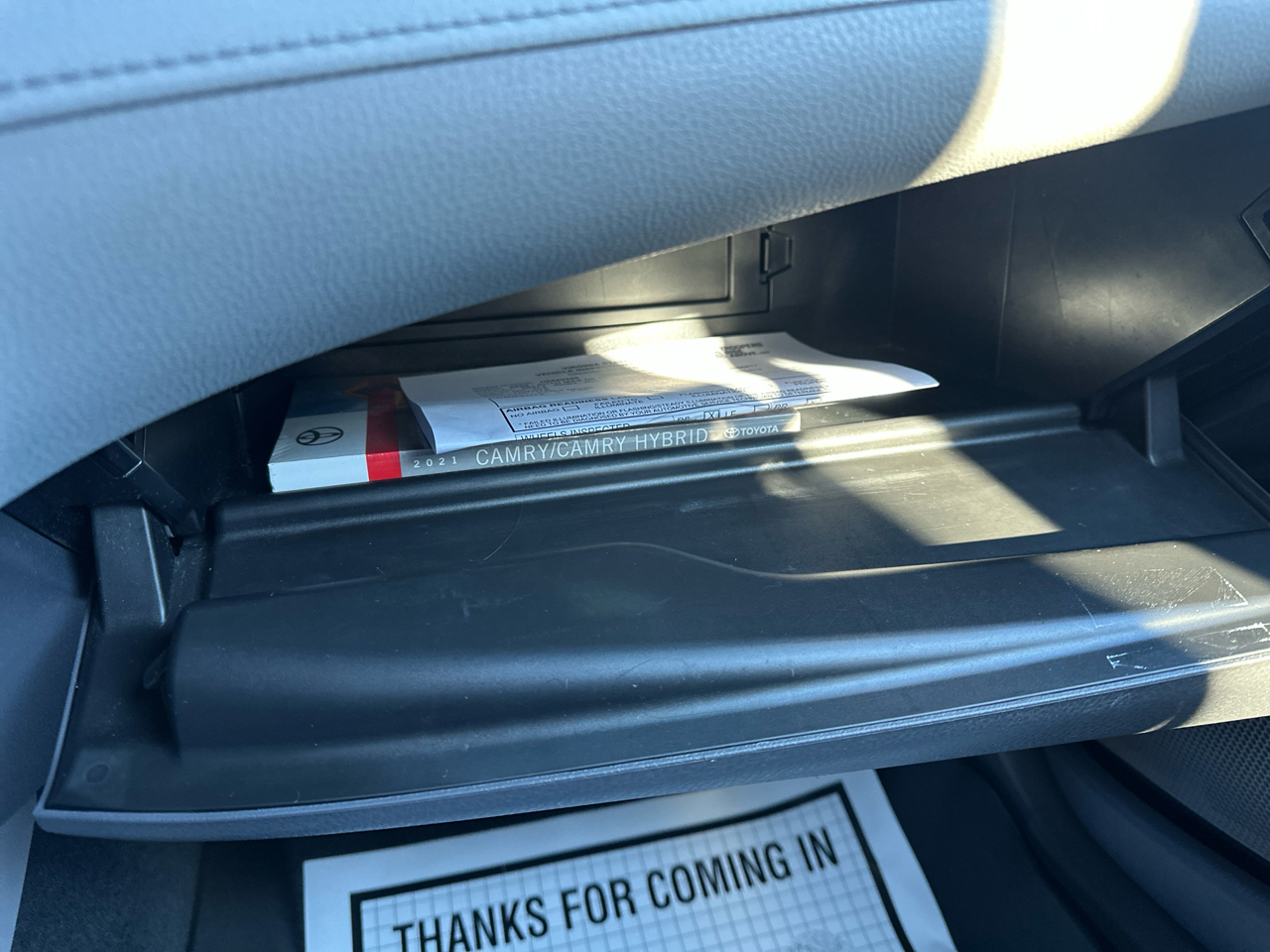 Toyota Camry Hybrid LE CVT (Natl) 2021