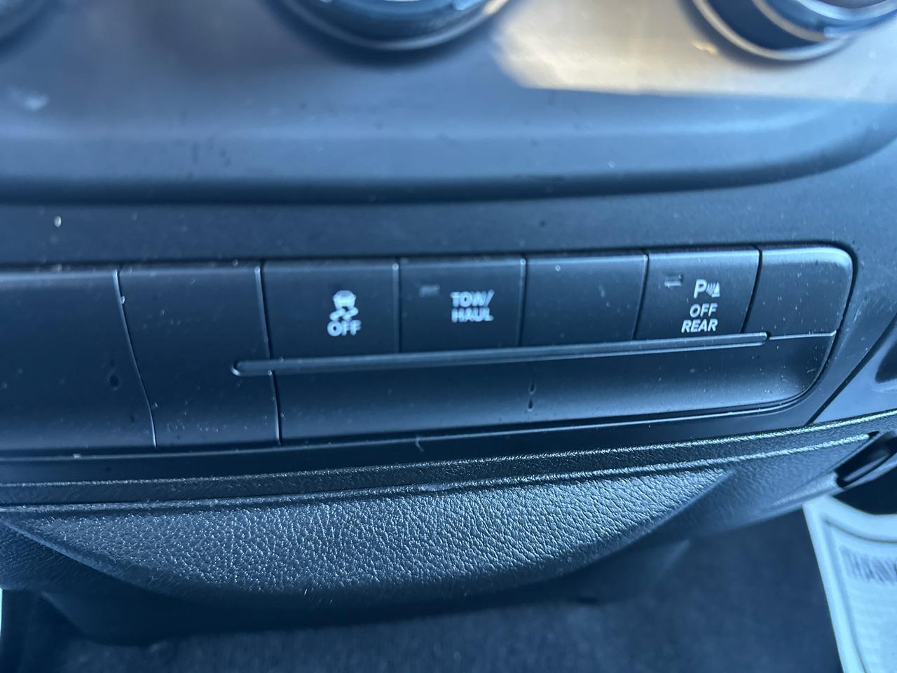 RAM 1500 Classic Warlock 4x4 Crew Cab 5'7" Box 2024