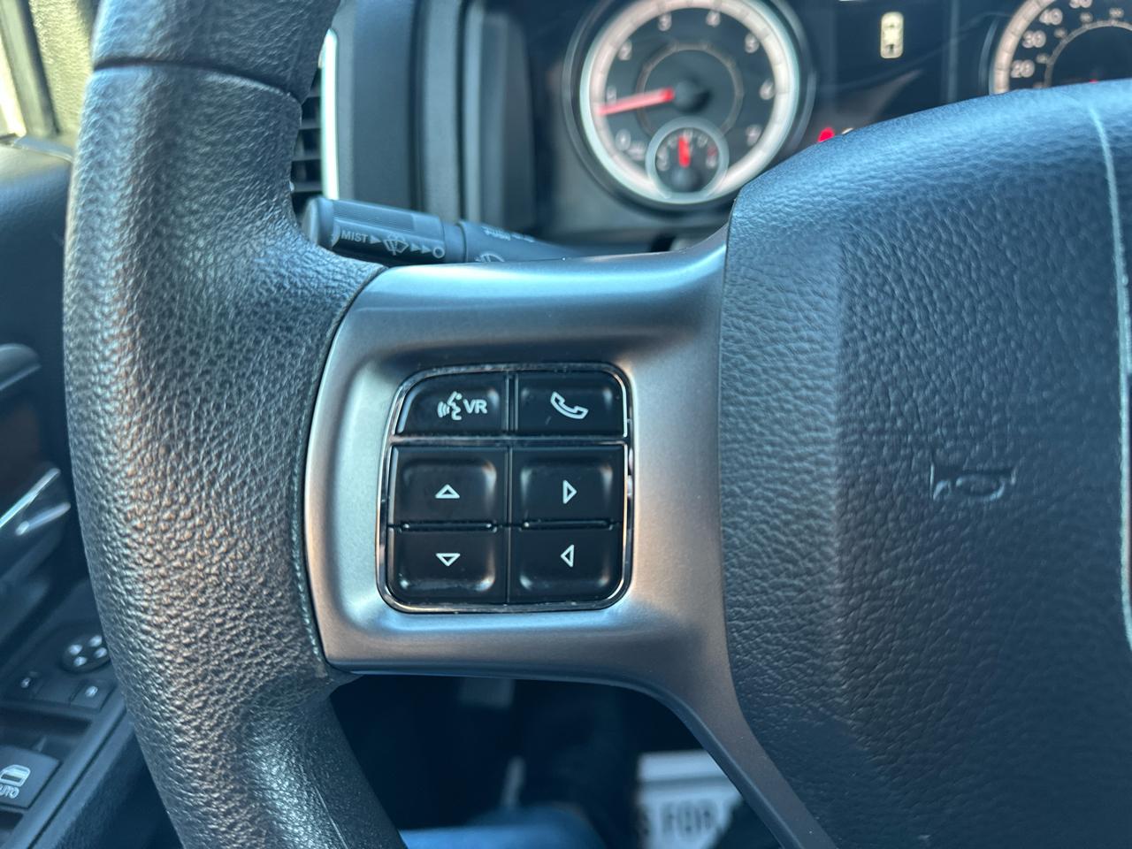 RAM 1500 Classic Warlock 4x4 Crew Cab 5'7" Box 2024