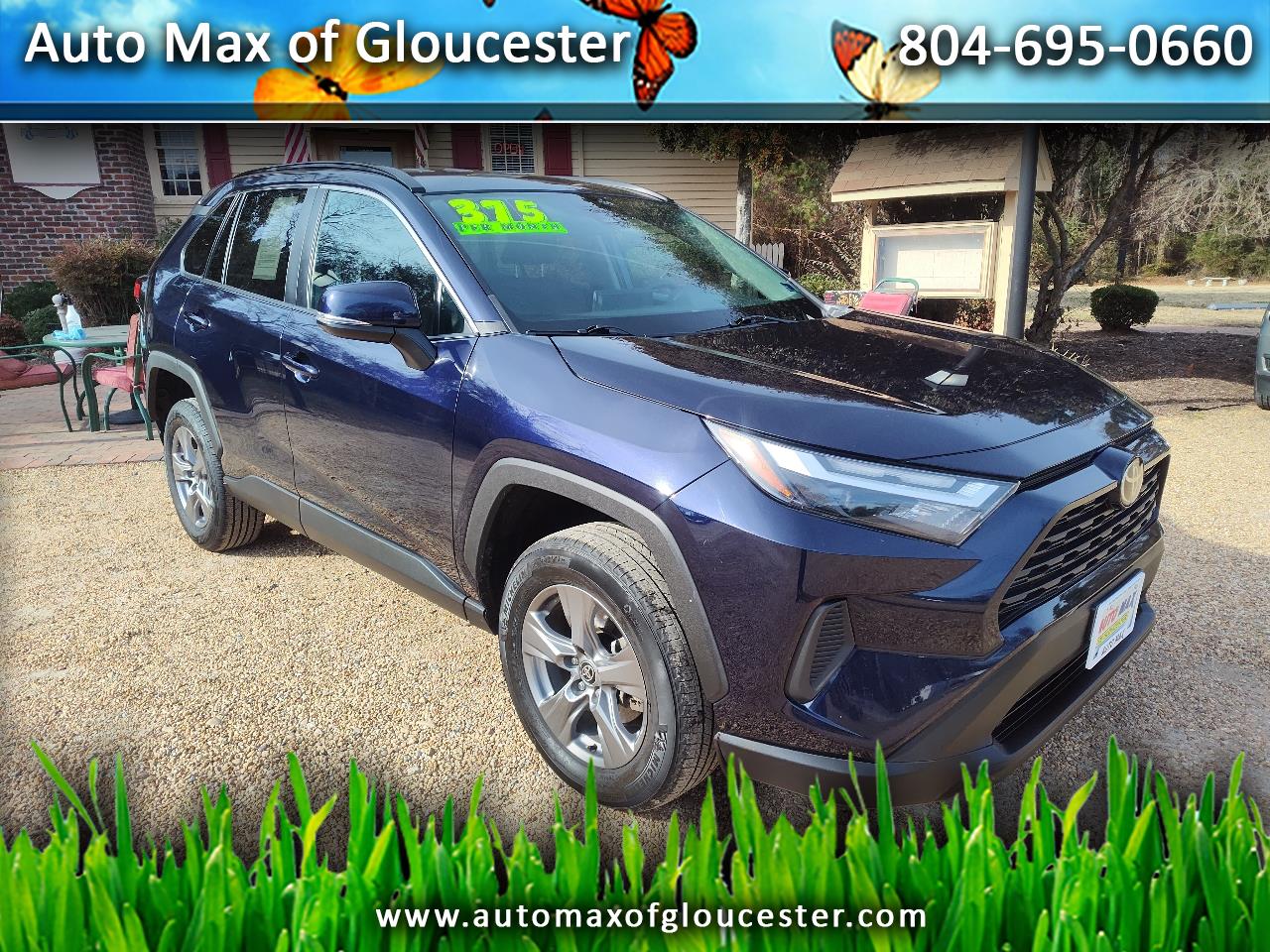 2024 Toyota RAV4 XLE's photo
