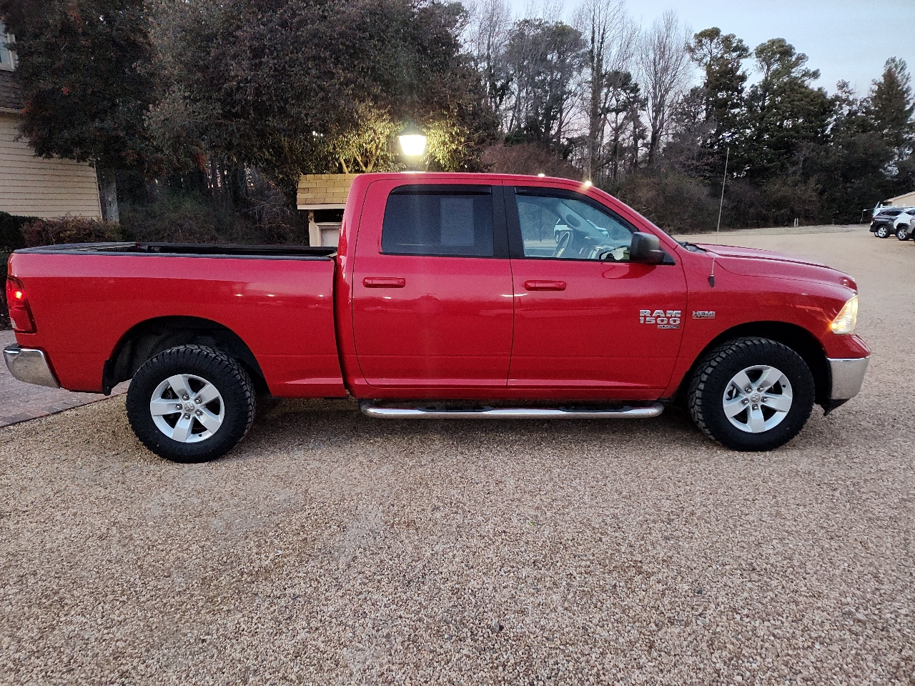 RAM 1500 Classic SLT 4x4 Crew Cab 6'4" Box 2019