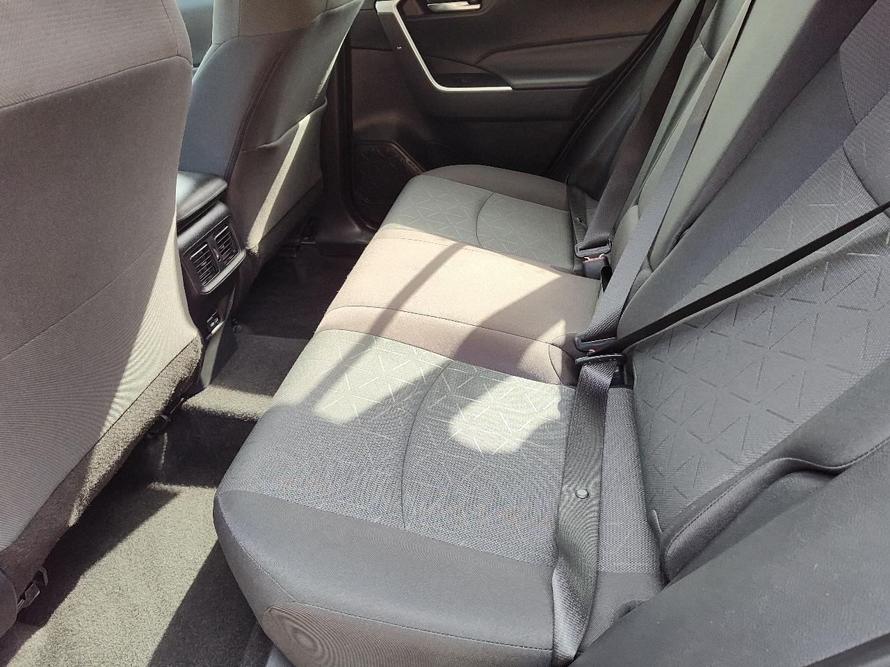 Toyota RAV4 XLE FWD (Natl) 2024