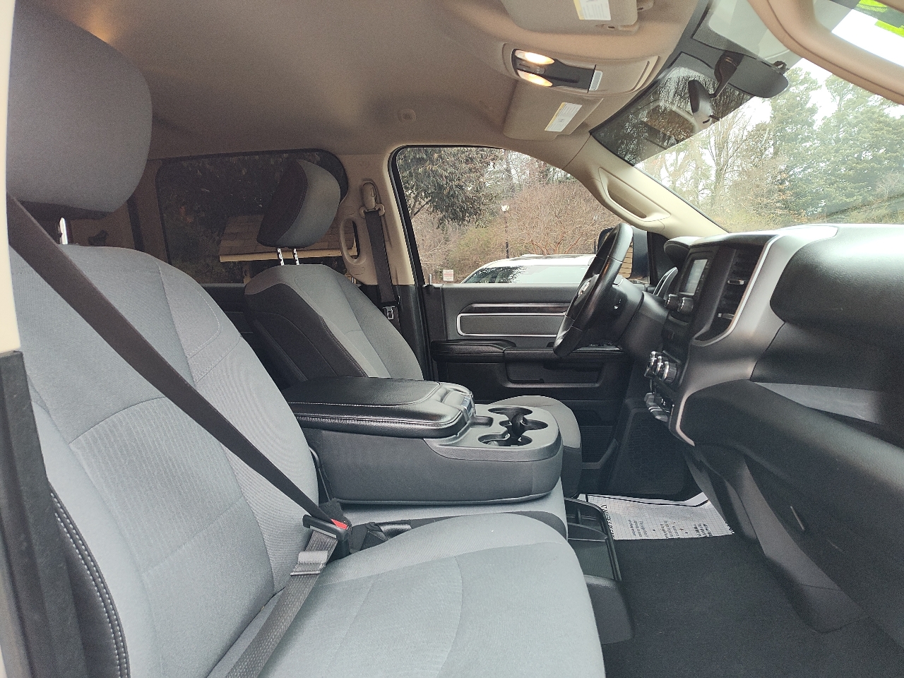 RAM 2500 Big Horn 4x4 Crew Cab 6'4" Box 2019