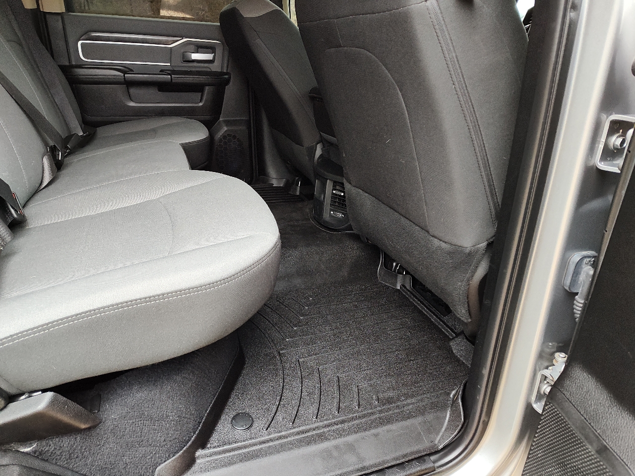 RAM 2500 Big Horn 4x4 Crew Cab 6'4" Box 2019