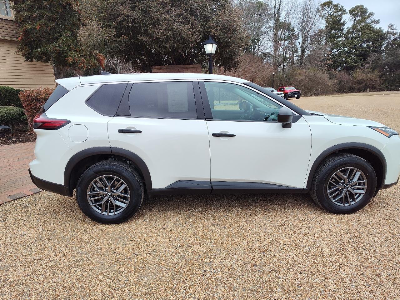 Nissan Rogue FWD S 2024