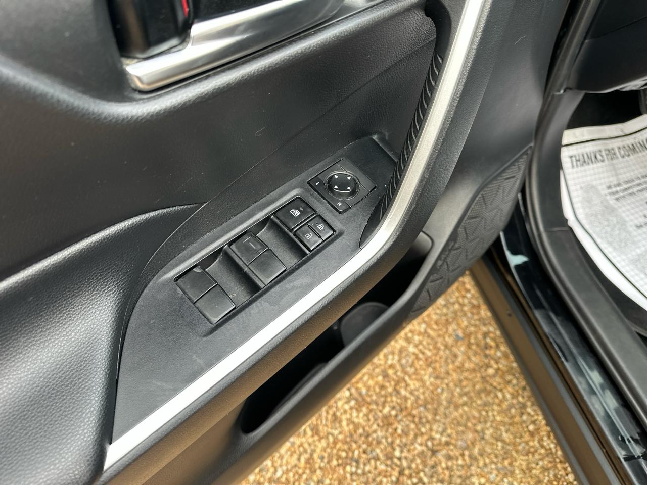 Toyota RAV4 XLE FWD (Natl) 2020