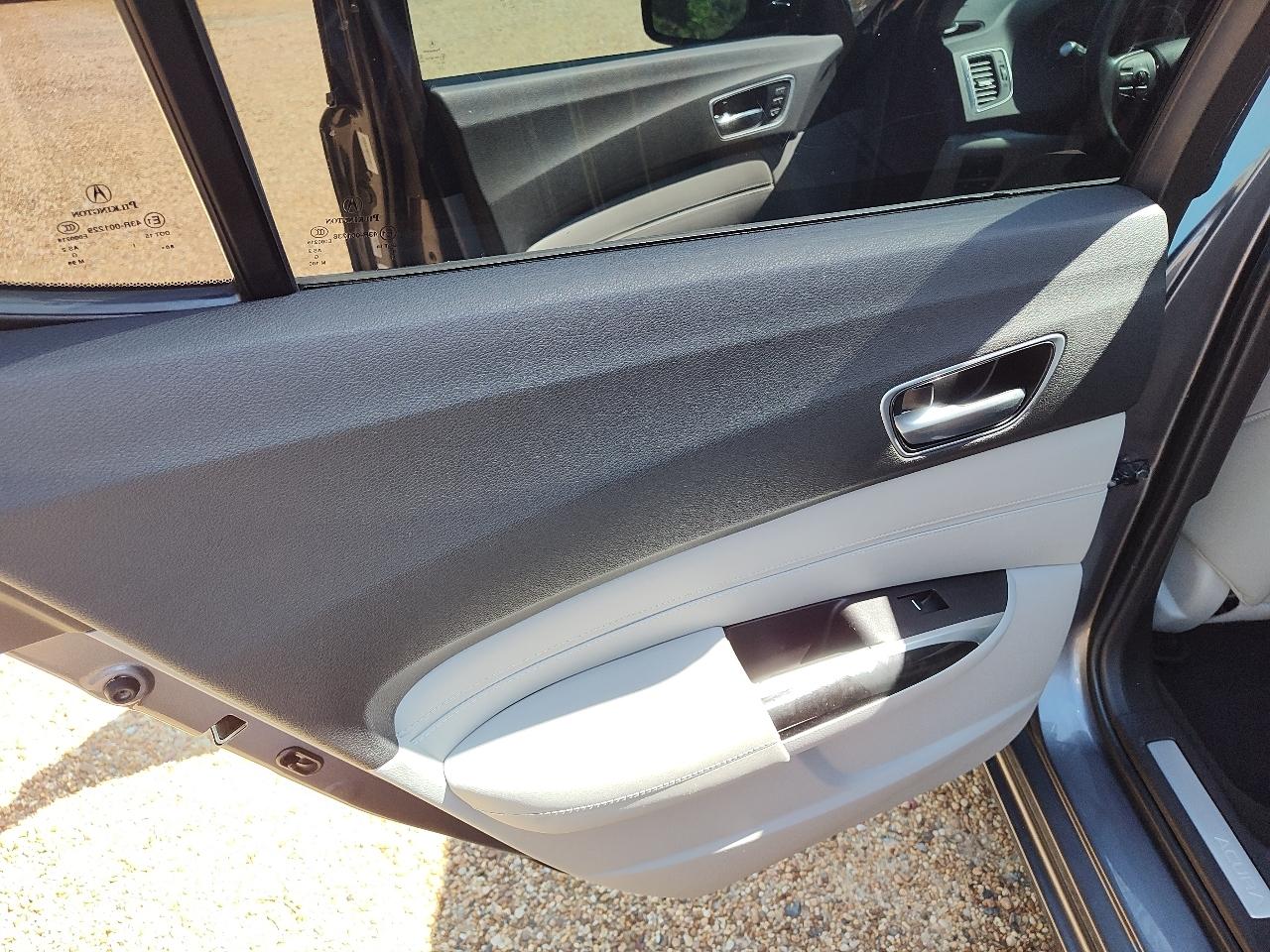 Acura TLX 2.4L FWD 2020