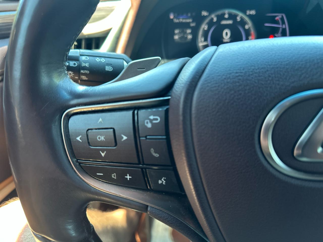 Lexus ES ES 350 FWD 2019