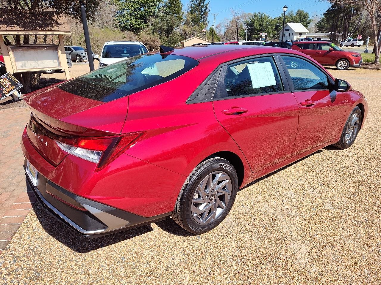 Hyundai Elantra SEL IVT 2024