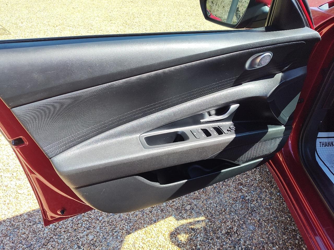 Hyundai Elantra SEL IVT 2024