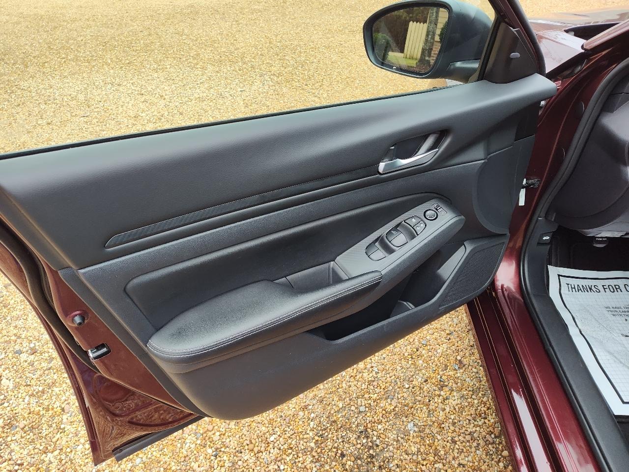 Nissan Altima SV FWD 2025