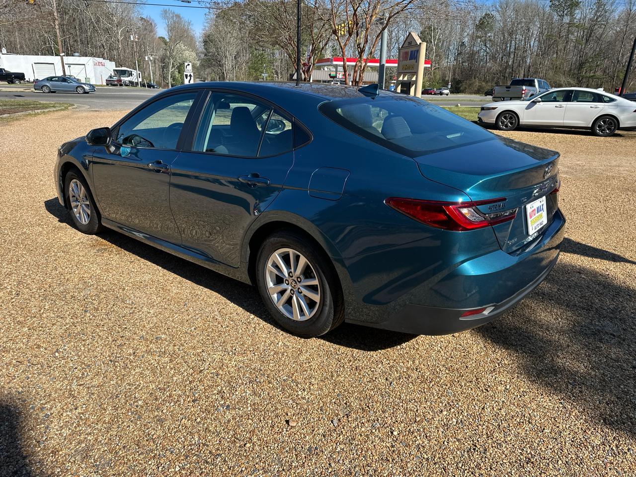 Toyota Camry XLE (Natl) 2025