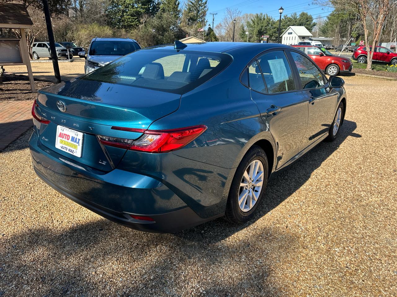 Toyota Camry XLE (Natl) 2025