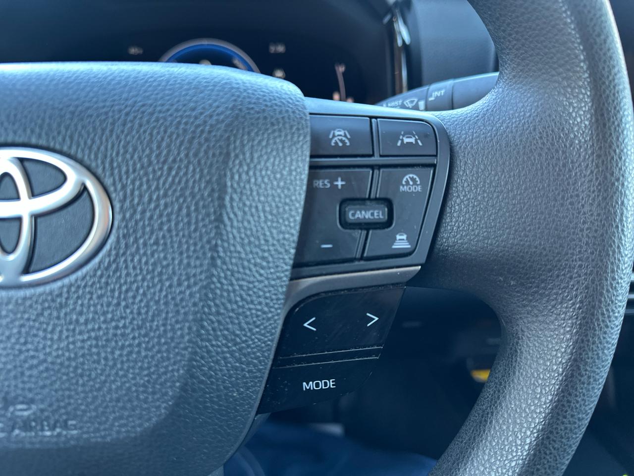 Toyota Camry XLE (Natl) 2025