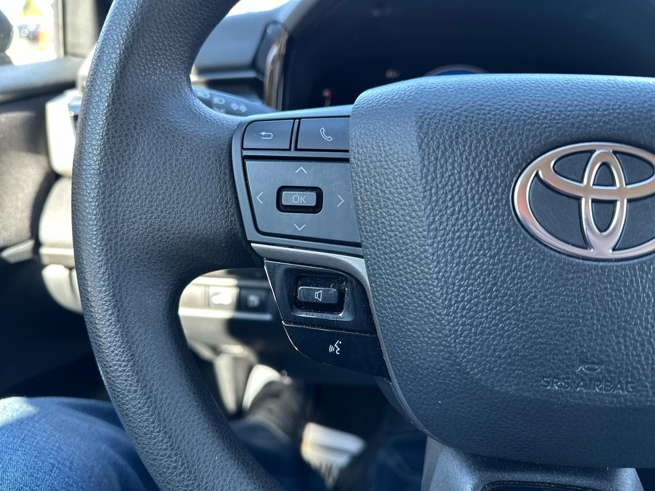 Toyota Camry XLE (Natl) 2025